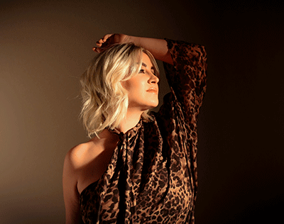 Press photo of Maggie Rose