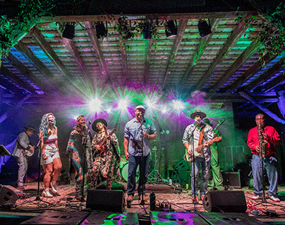 Press photo of Mo-Grass