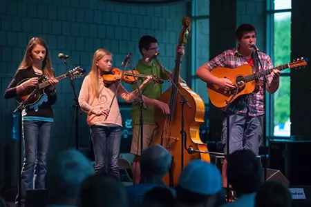 acoustic-kids-showcases